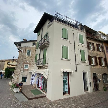 Appartement Castello Mavino à Sirmione Extérieur photo