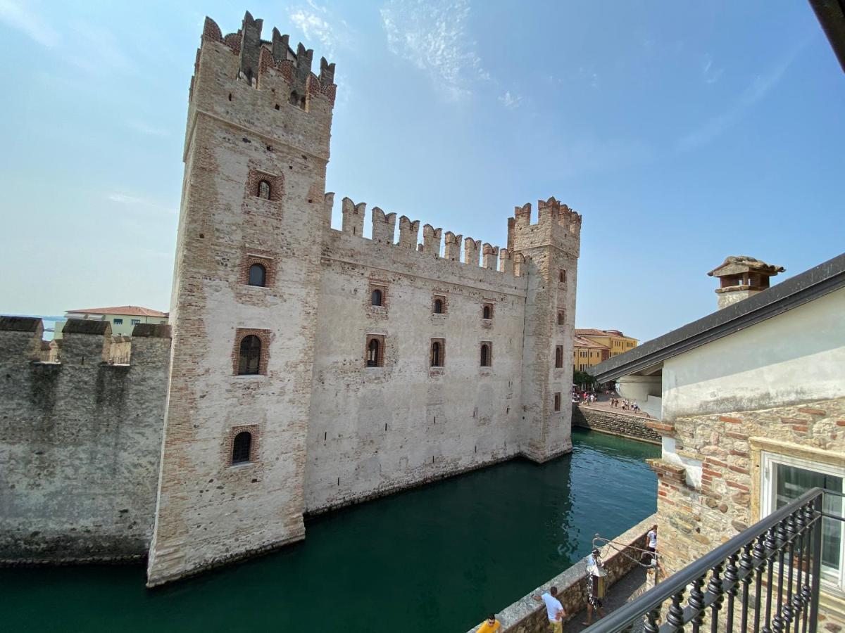 Appartement Castello Mavino à Sirmione Extérieur photo