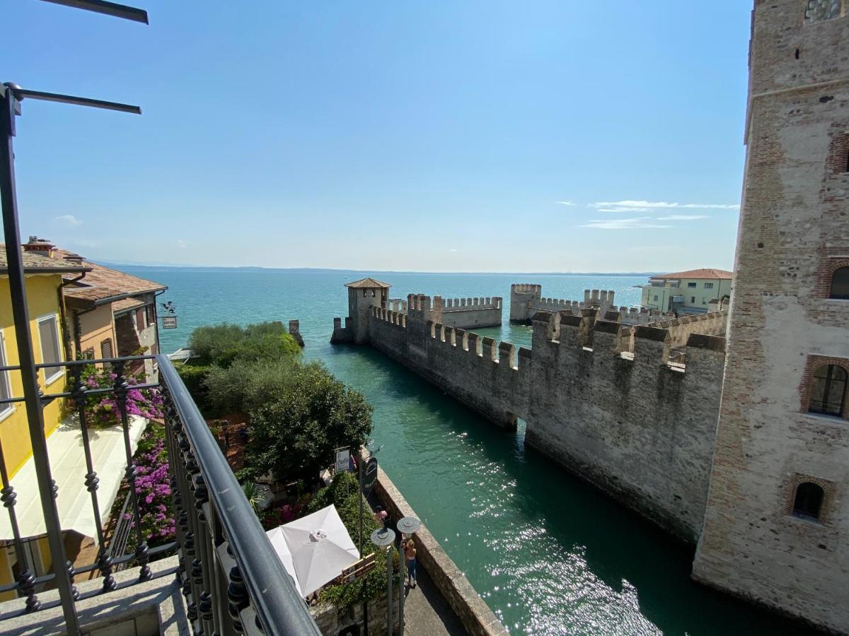 Appartement Castello Mavino à Sirmione Extérieur photo