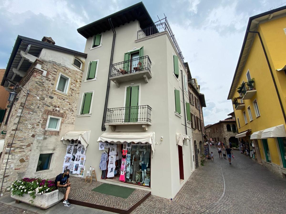 Appartement Castello Mavino à Sirmione Extérieur photo